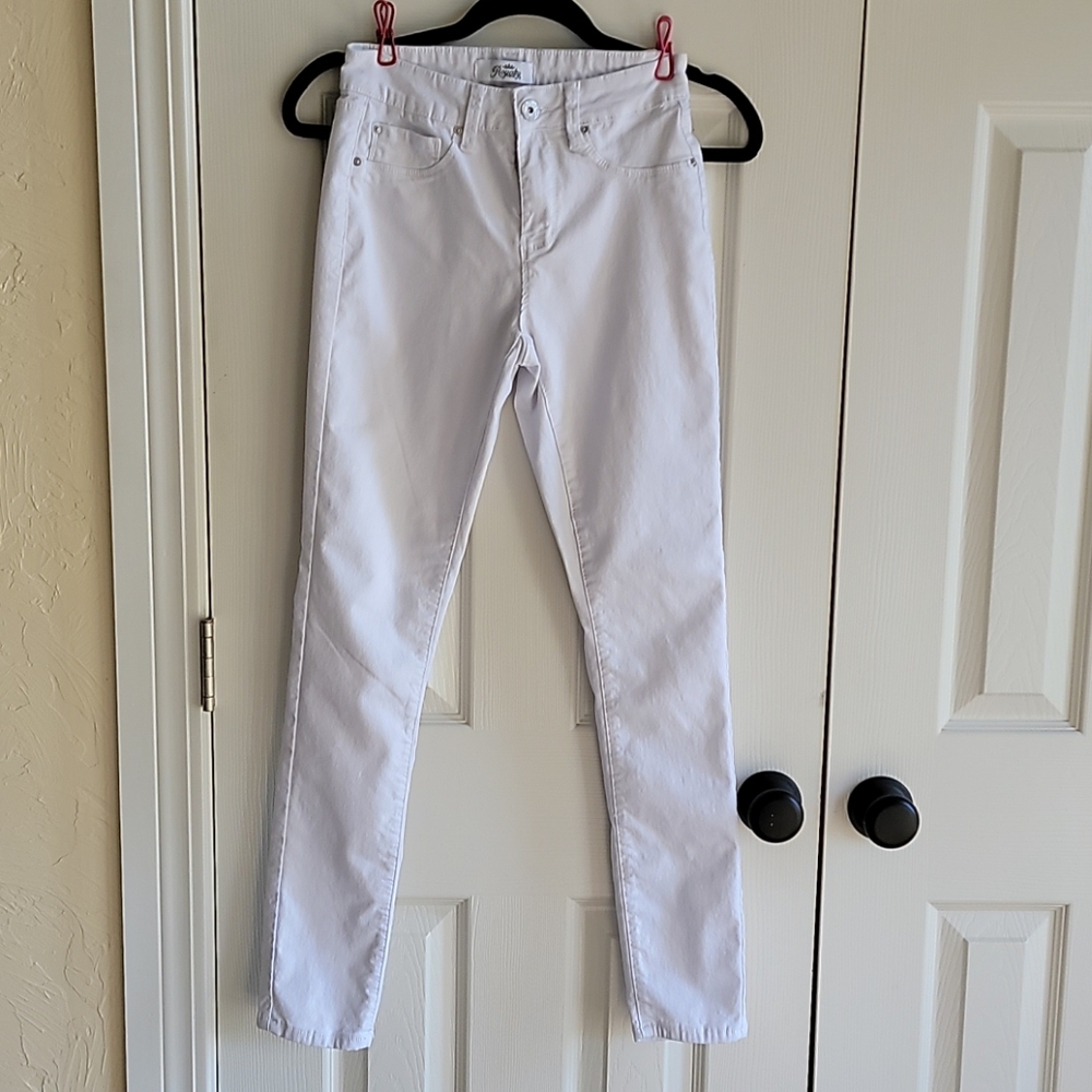 Royalty, super stretch, White